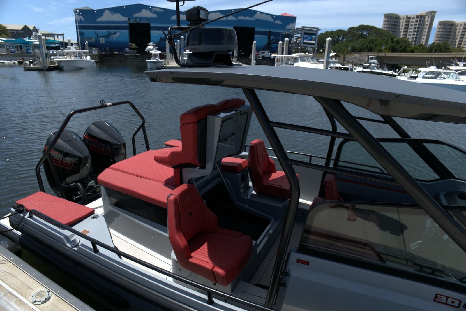 2023 Axopar 28 Brabus Shadow 500 - Photo 6