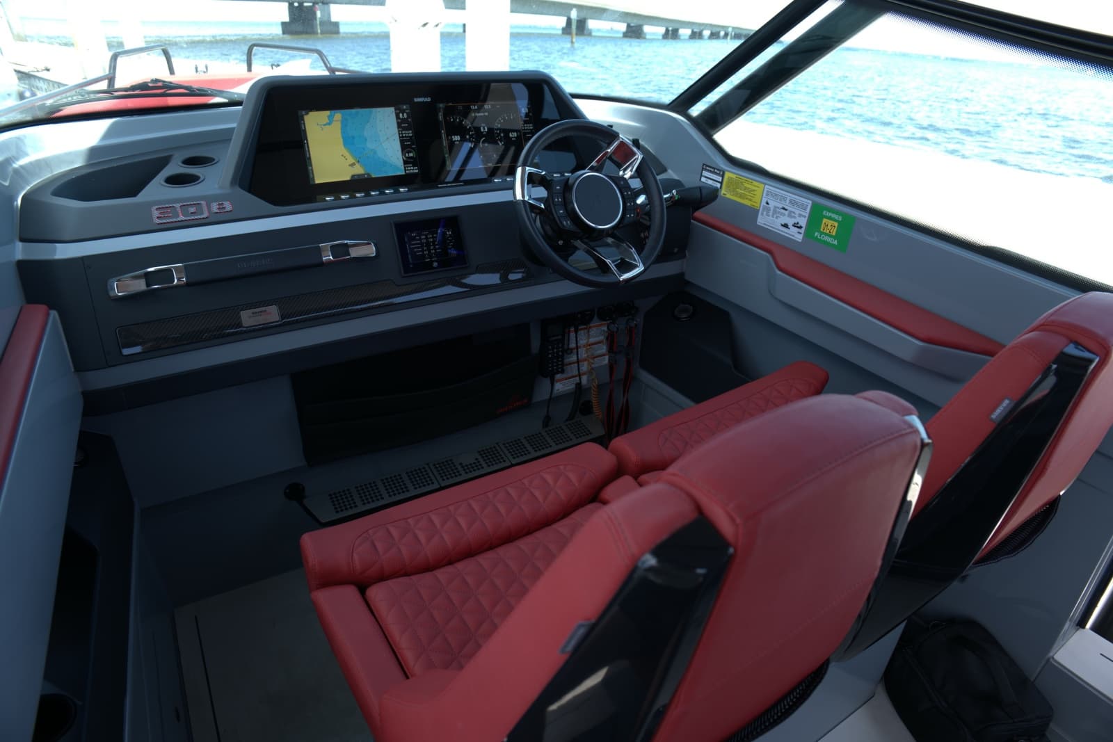 2023 Axopar 28 Brabus Shadow 500 - Photo 9