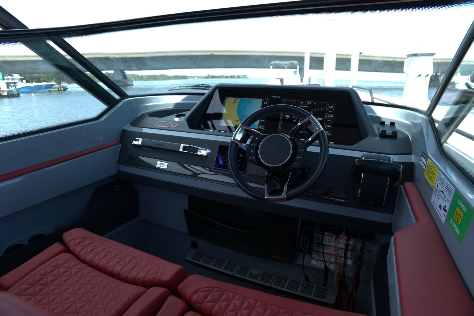 2023 Axopar 28 Brabus Shadow 500 - Photo 10