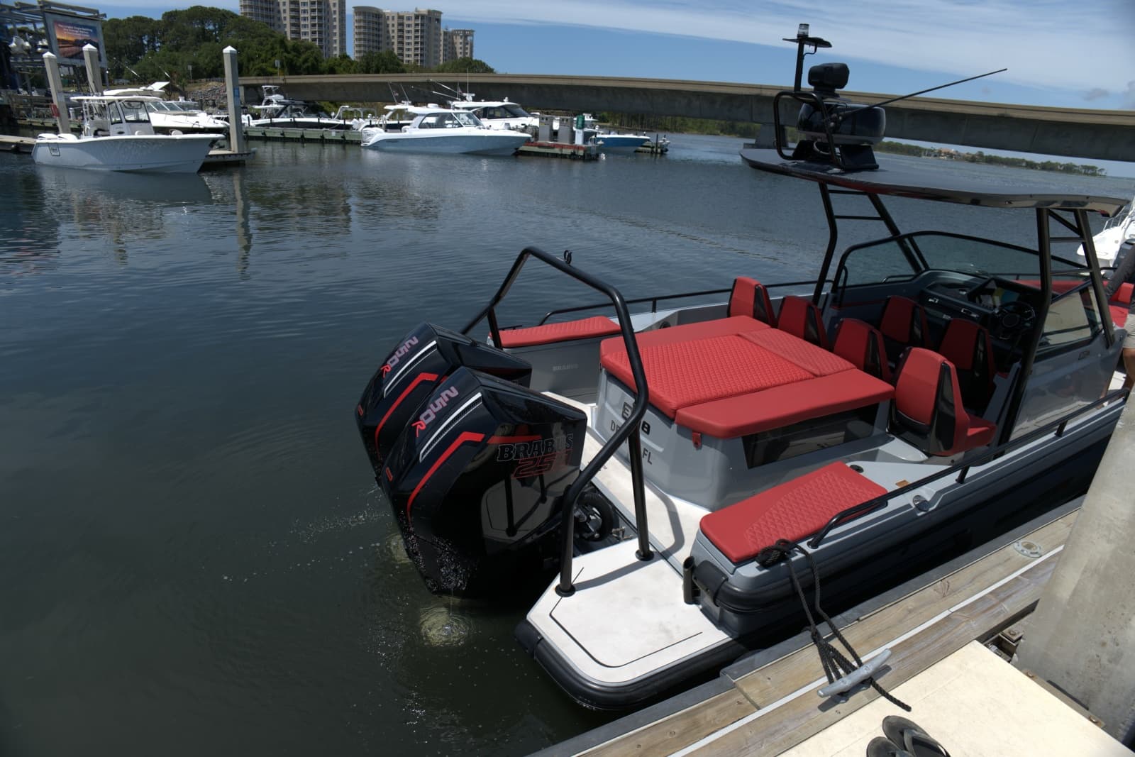 2023 Axopar 28 Brabus Shadow 500 - Photo 18