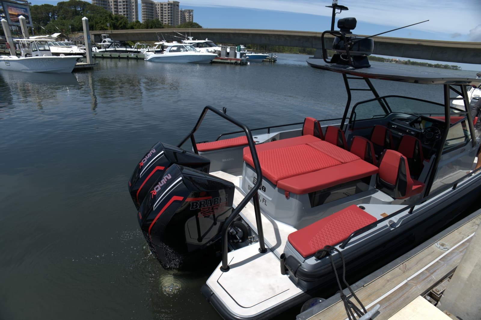 2023 Axopar 28 Brabus Shadow 500 - Photo 15