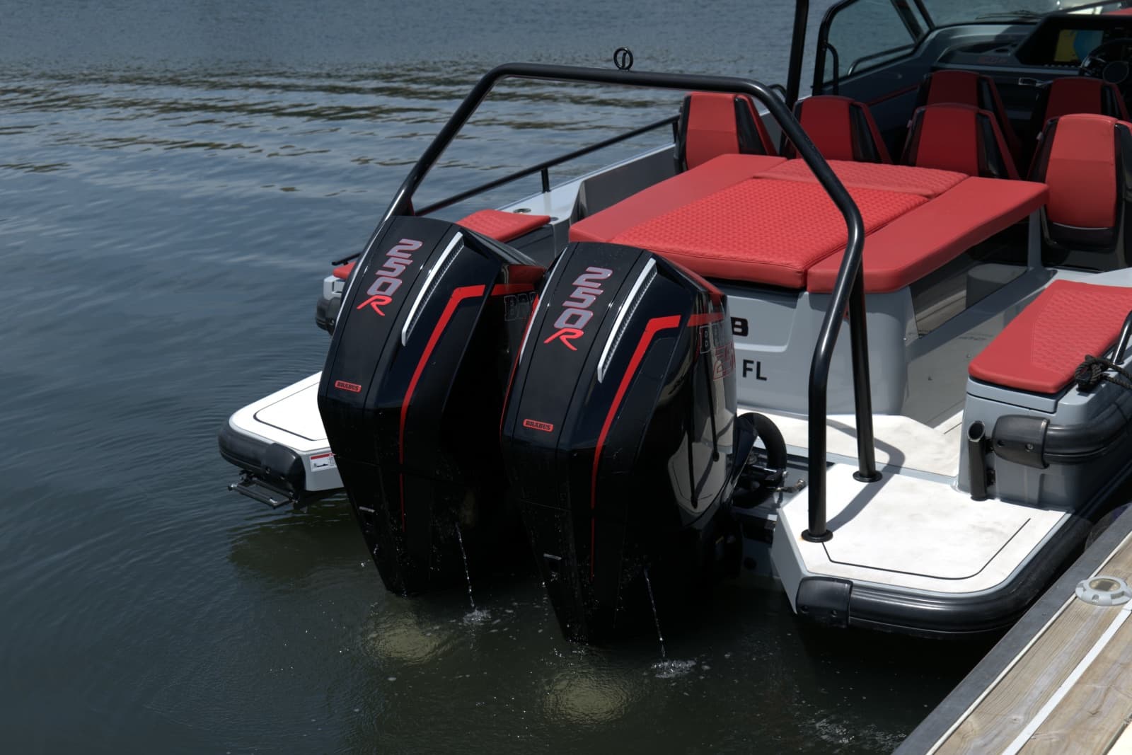 2023 Axopar 28 Brabus Shadow 500 - Photo 17