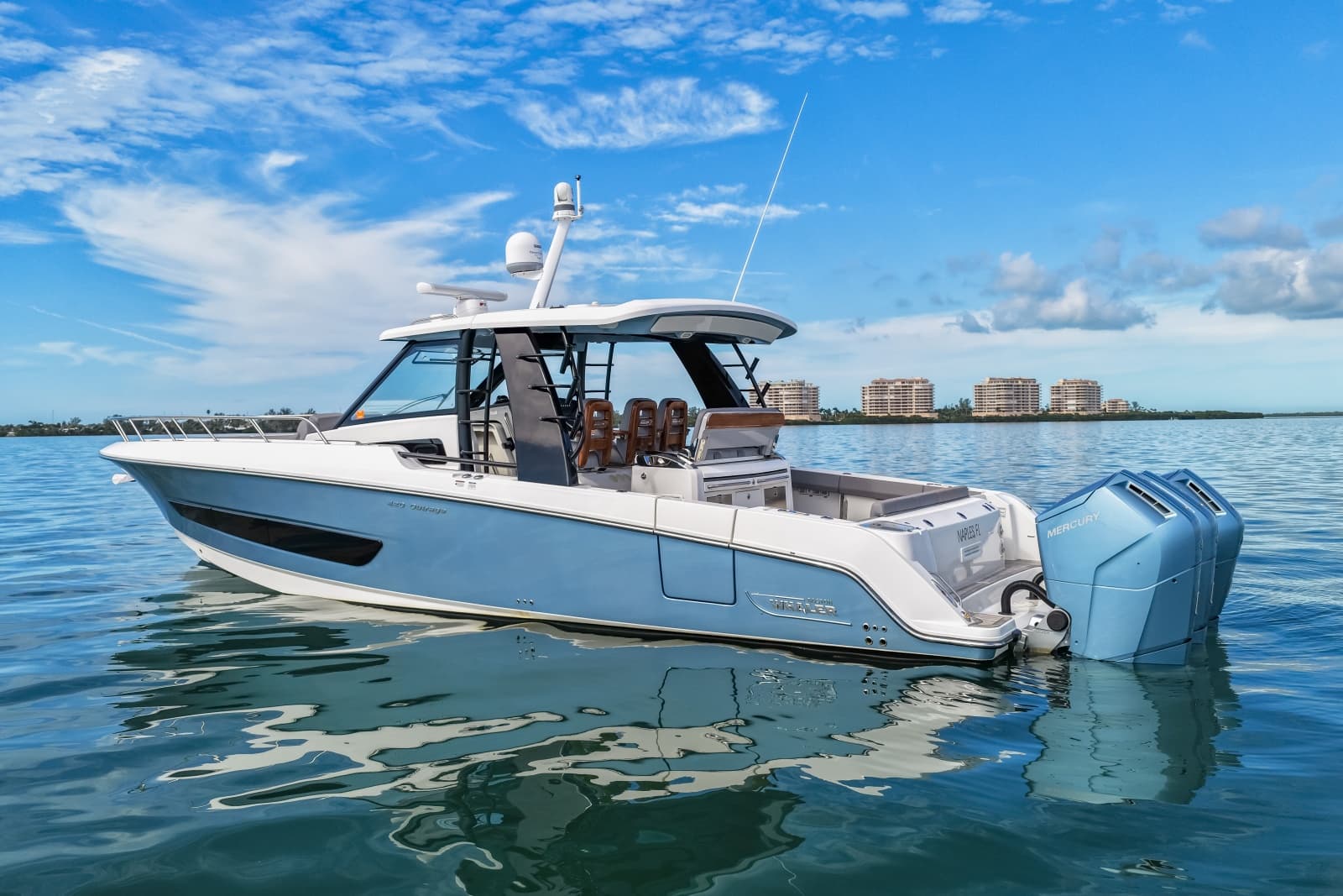 2023 Boston Whaler  - Photo 10