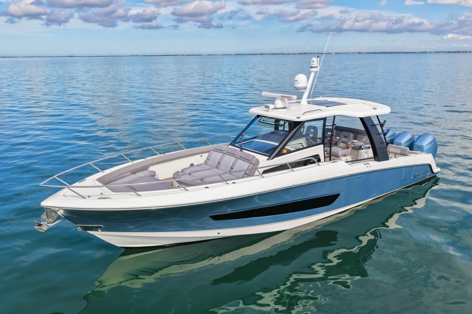 2023 Boston Whaler  - Photo 5