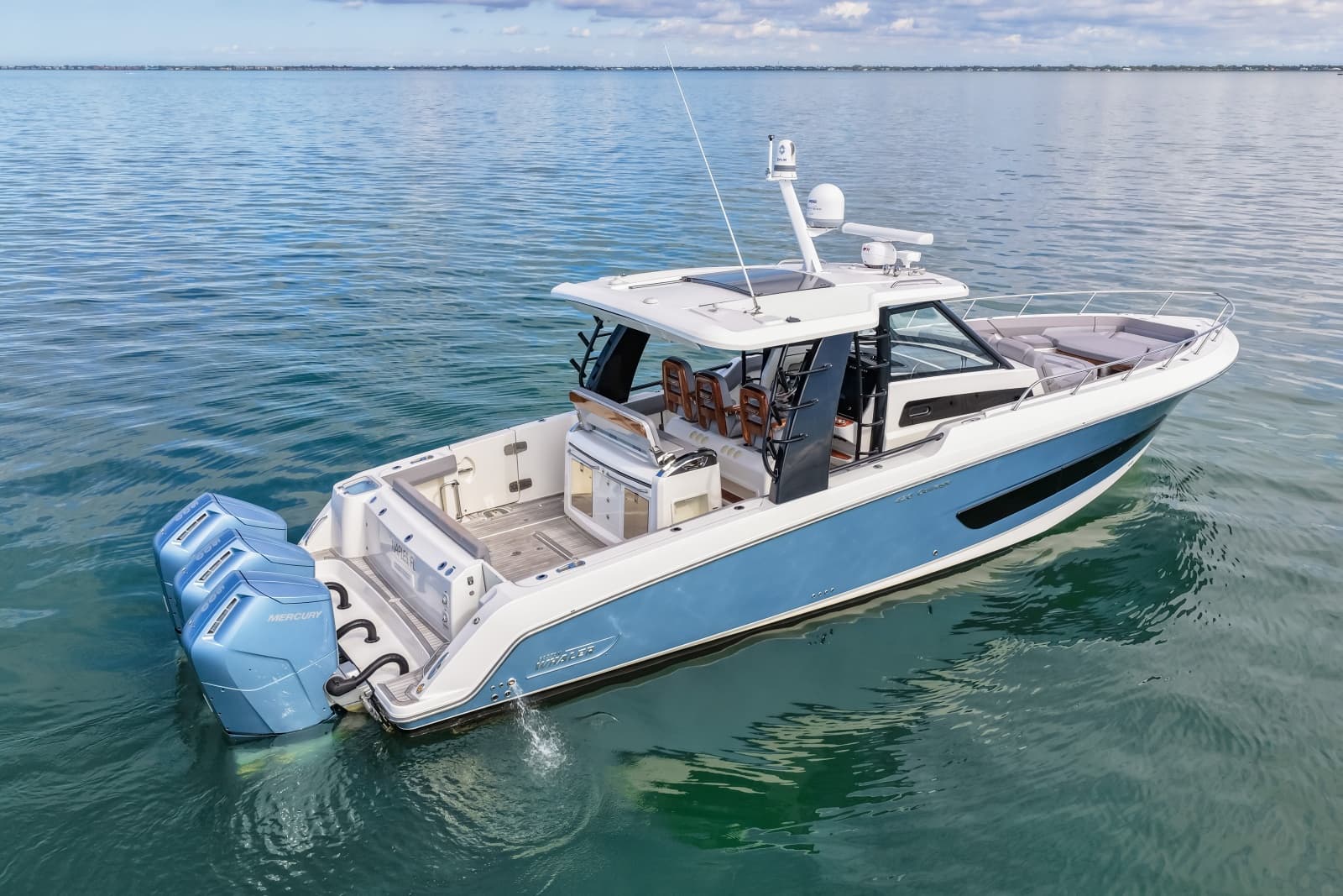 2023 Boston Whaler  - Photo 25