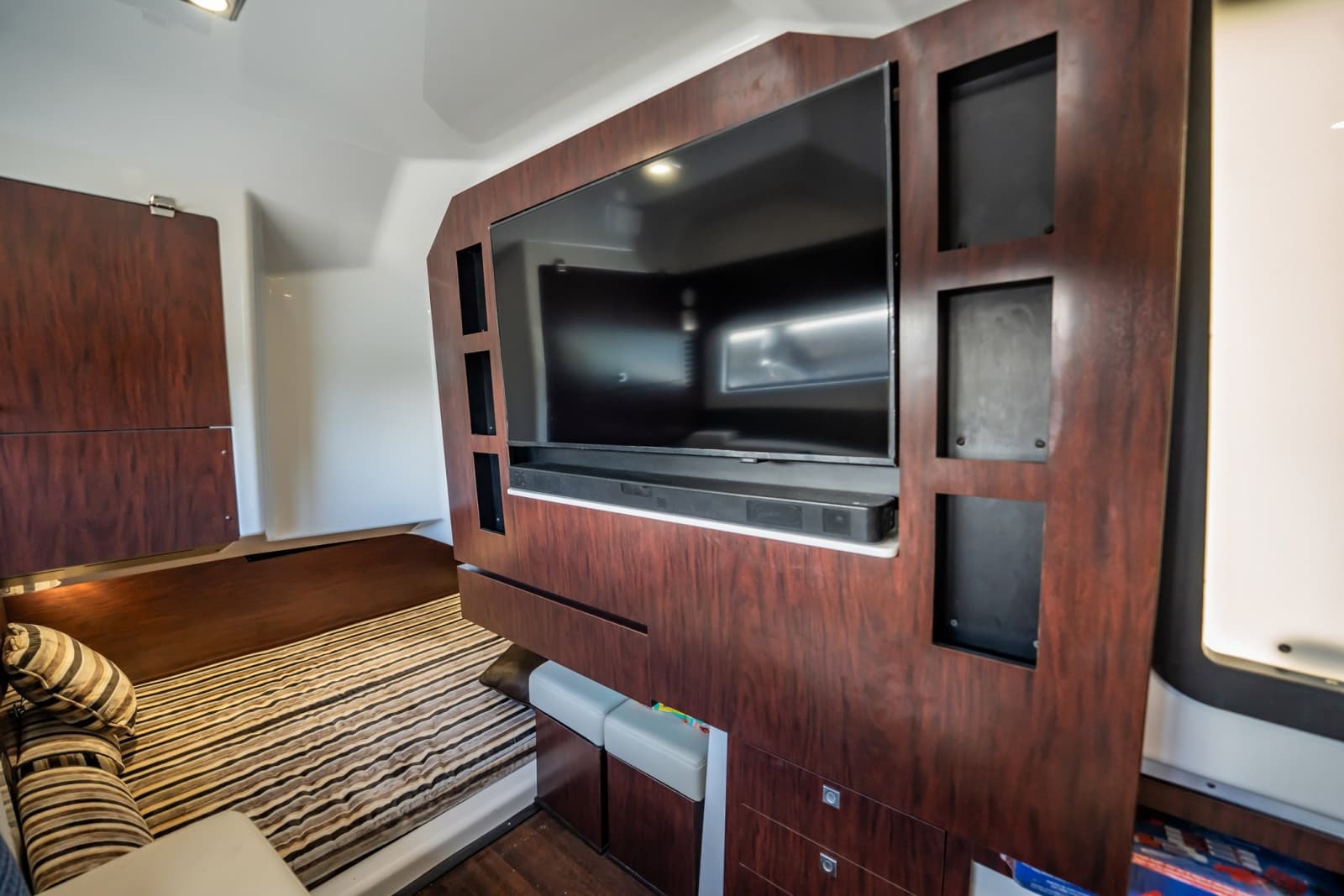 2021 Monterey 378SE Super Express - Photo 14