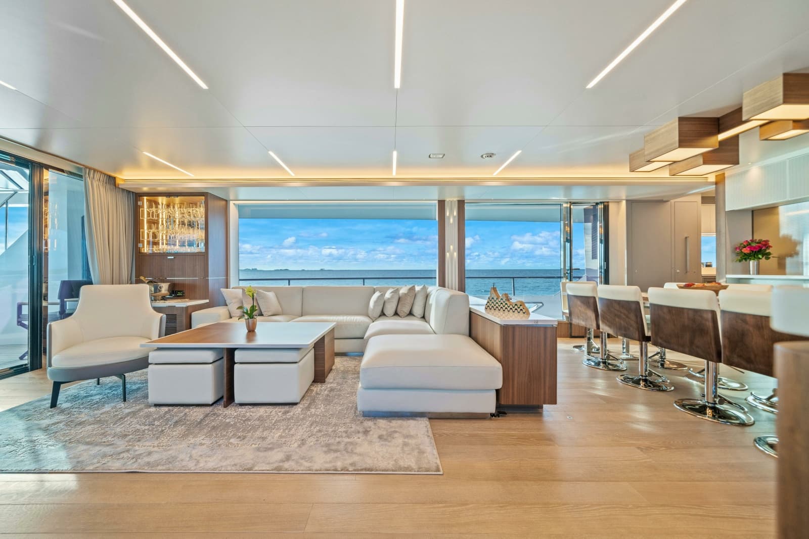 2023 Horizon Custom - Photo 8