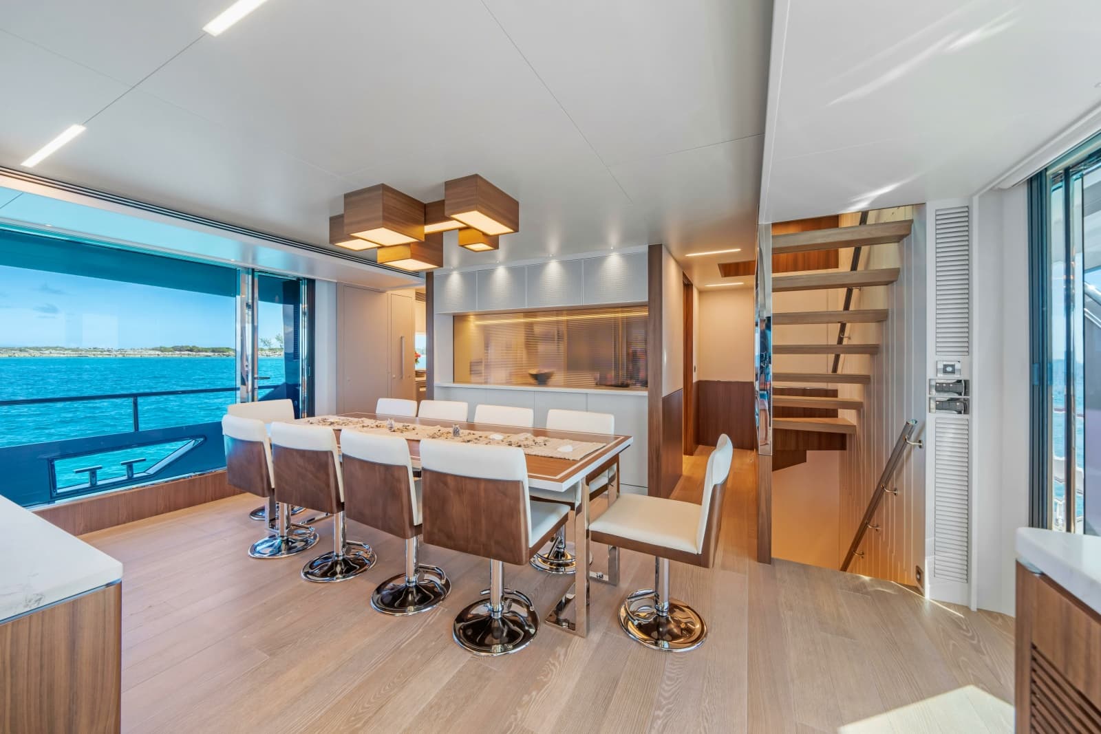 2023 Horizon Custom - Photo 10