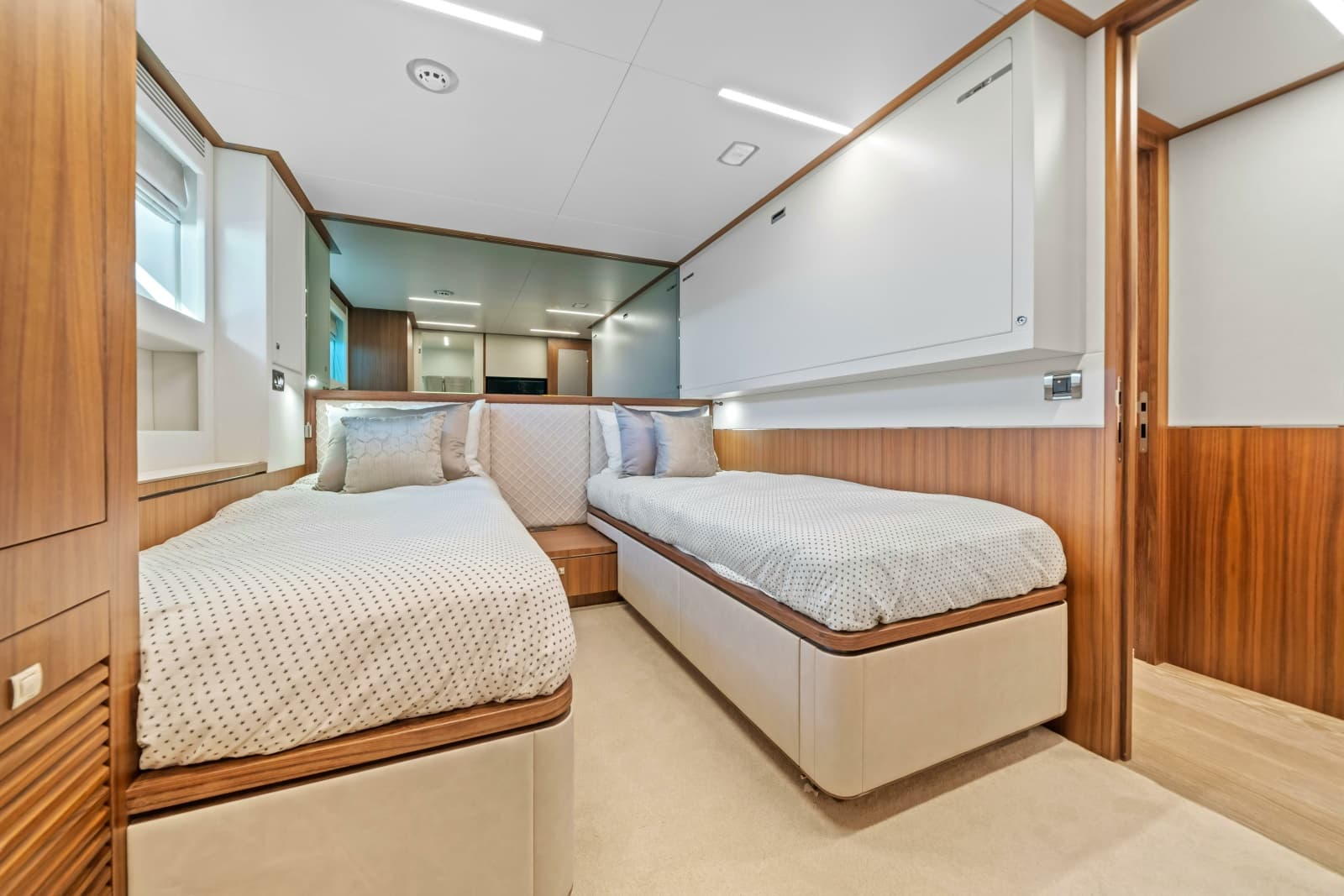 2023 Horizon Custom - Photo 19