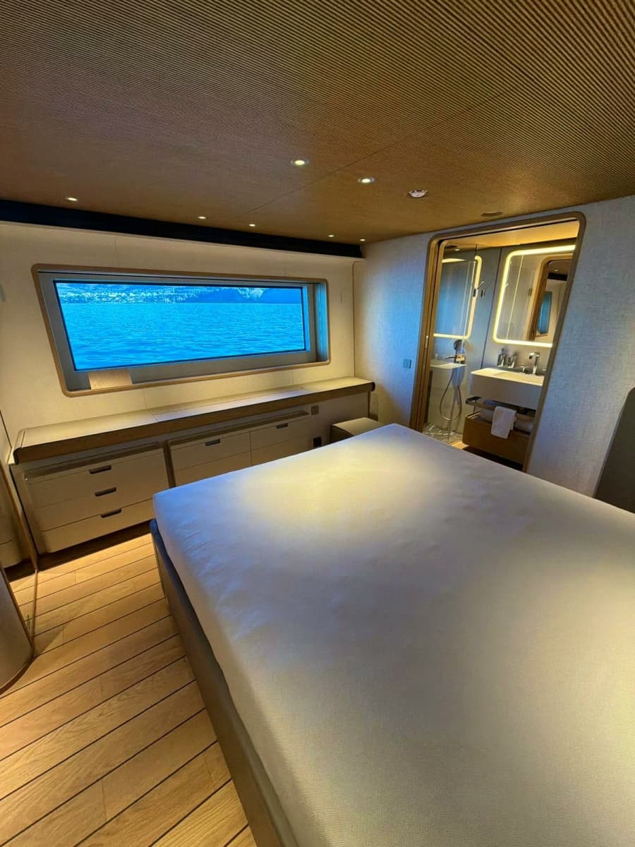 2025 Custom Line  - Photo 35