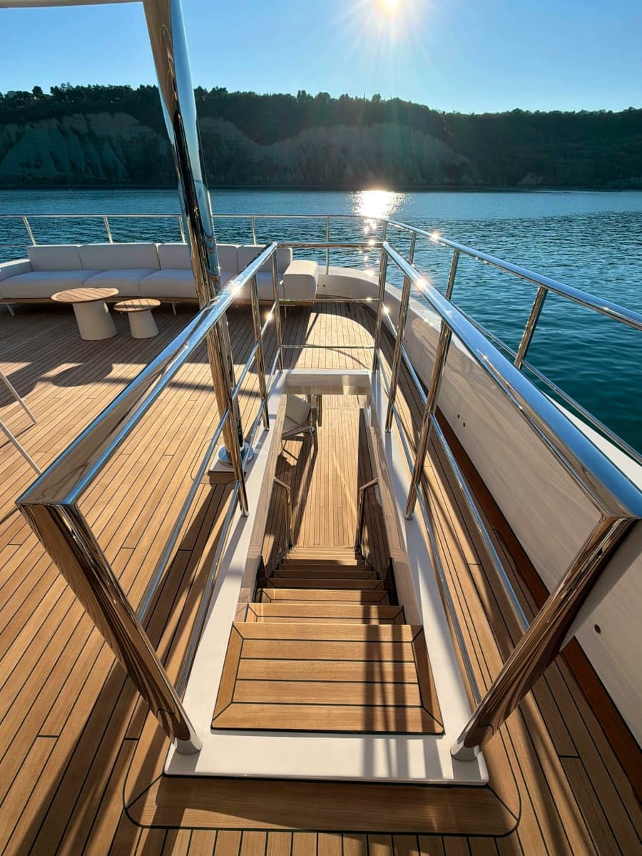 2025 Custom Line  - Photo 13