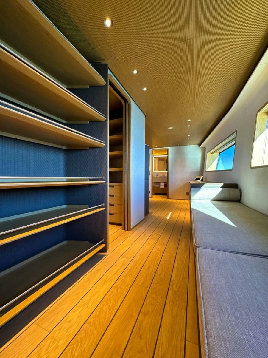 2025 Custom Line  - Photo 24