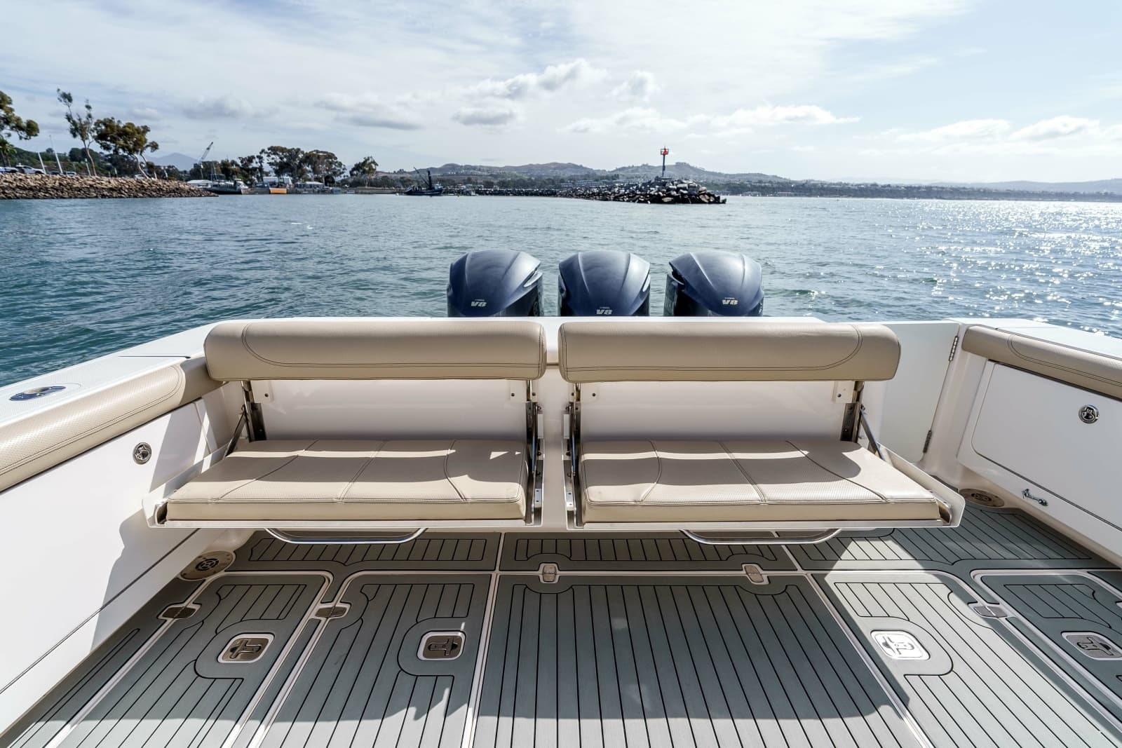 2018 Pursuit 385 Offshore - Photo 14