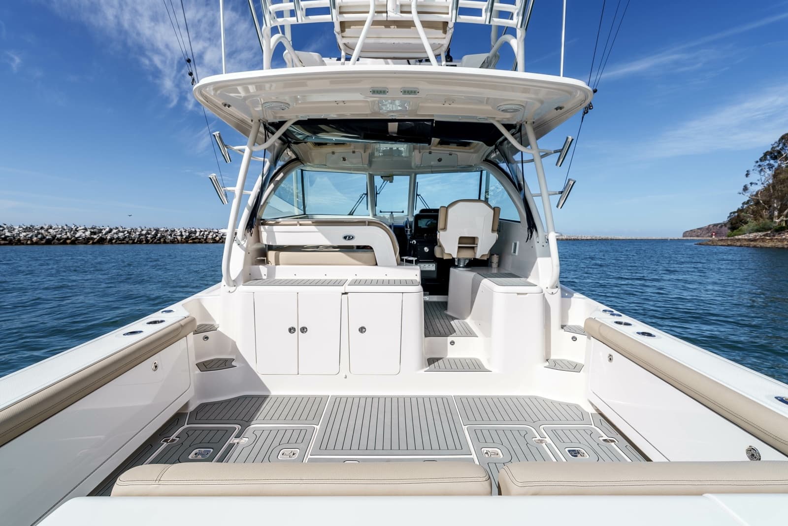 2018 Pursuit 385 Offshore - Photo 19