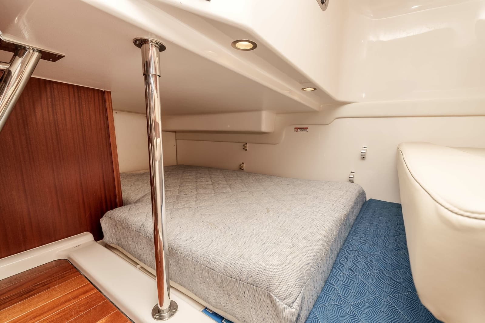 2018 Pursuit 385 Offshore - Photo 11
