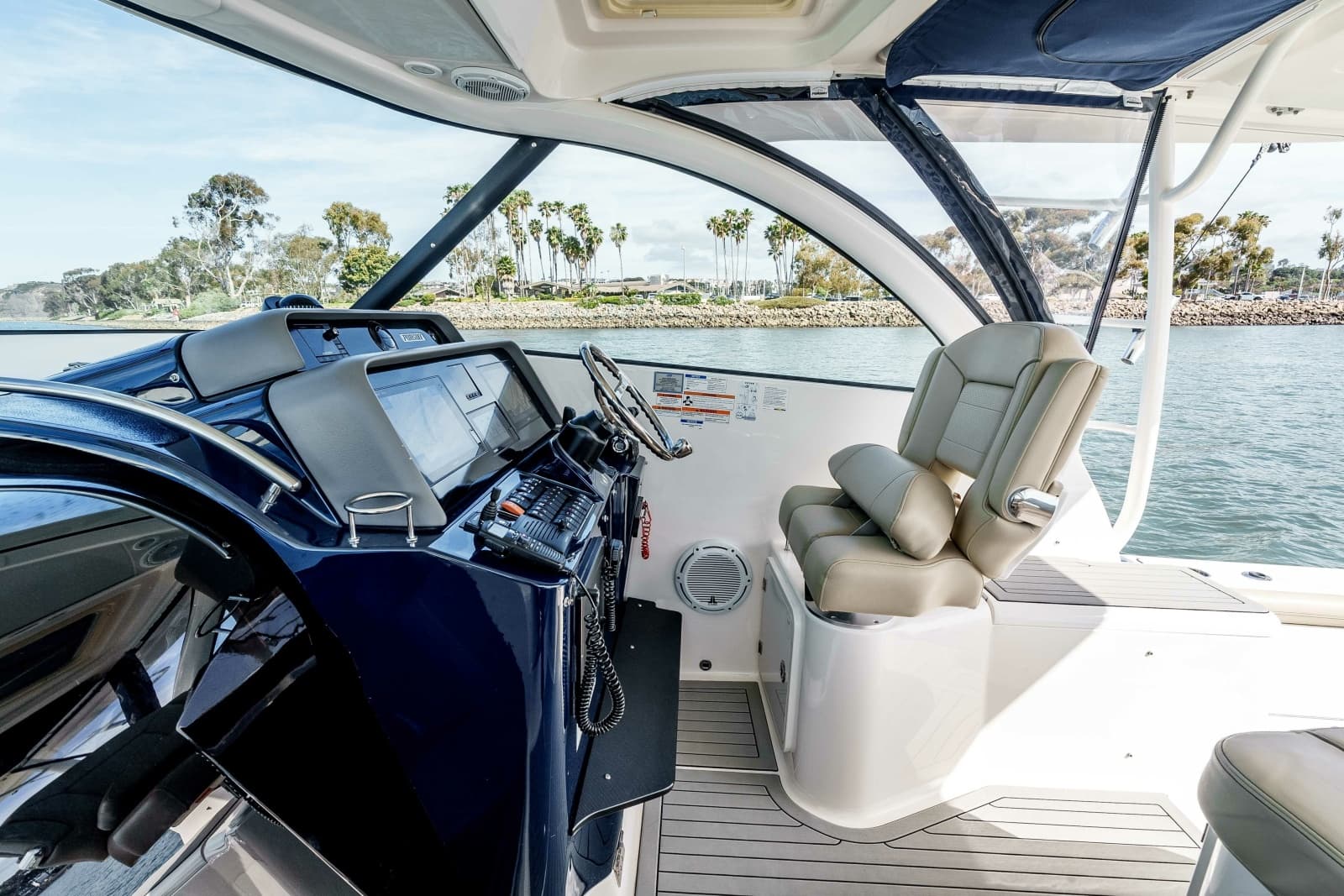2018 Pursuit 385 Offshore - Photo 2