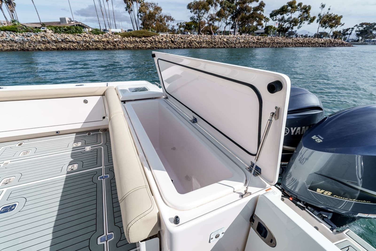 2018 Pursuit 385 Offshore - Photo 15