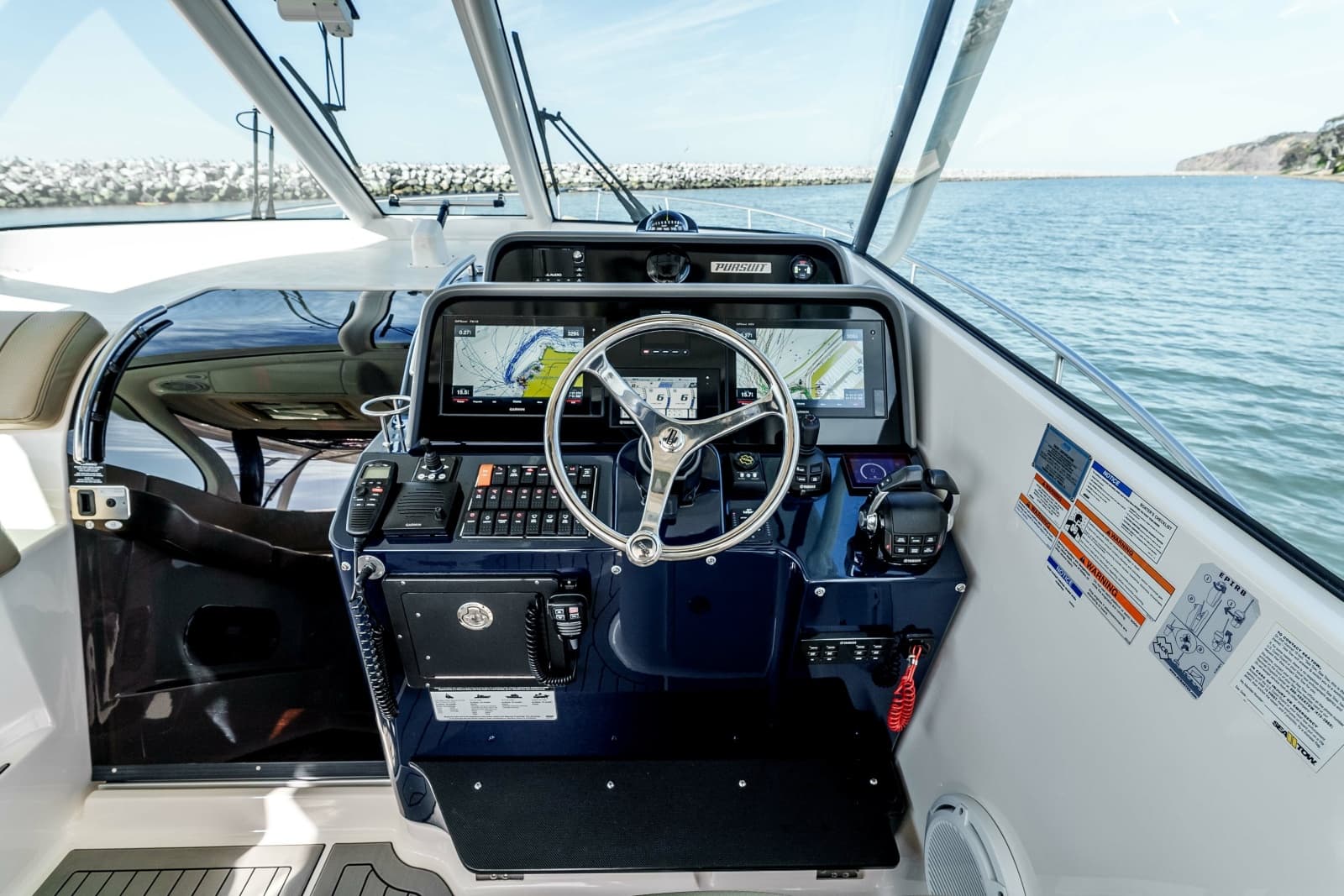 2018 Pursuit 385 Offshore - Photo 24
