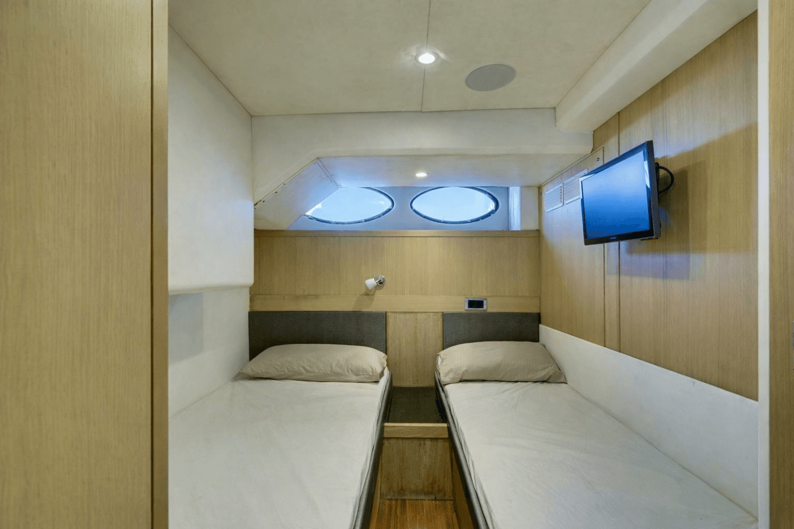 2014 Princess Yachts  - Photo 28