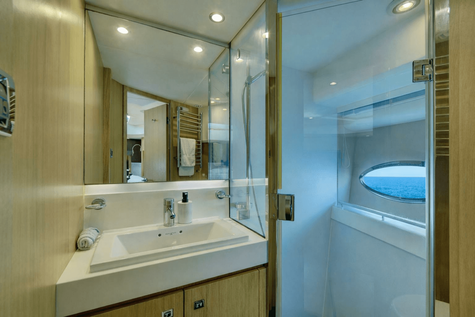 2014 Princess Yachts  - Photo 17