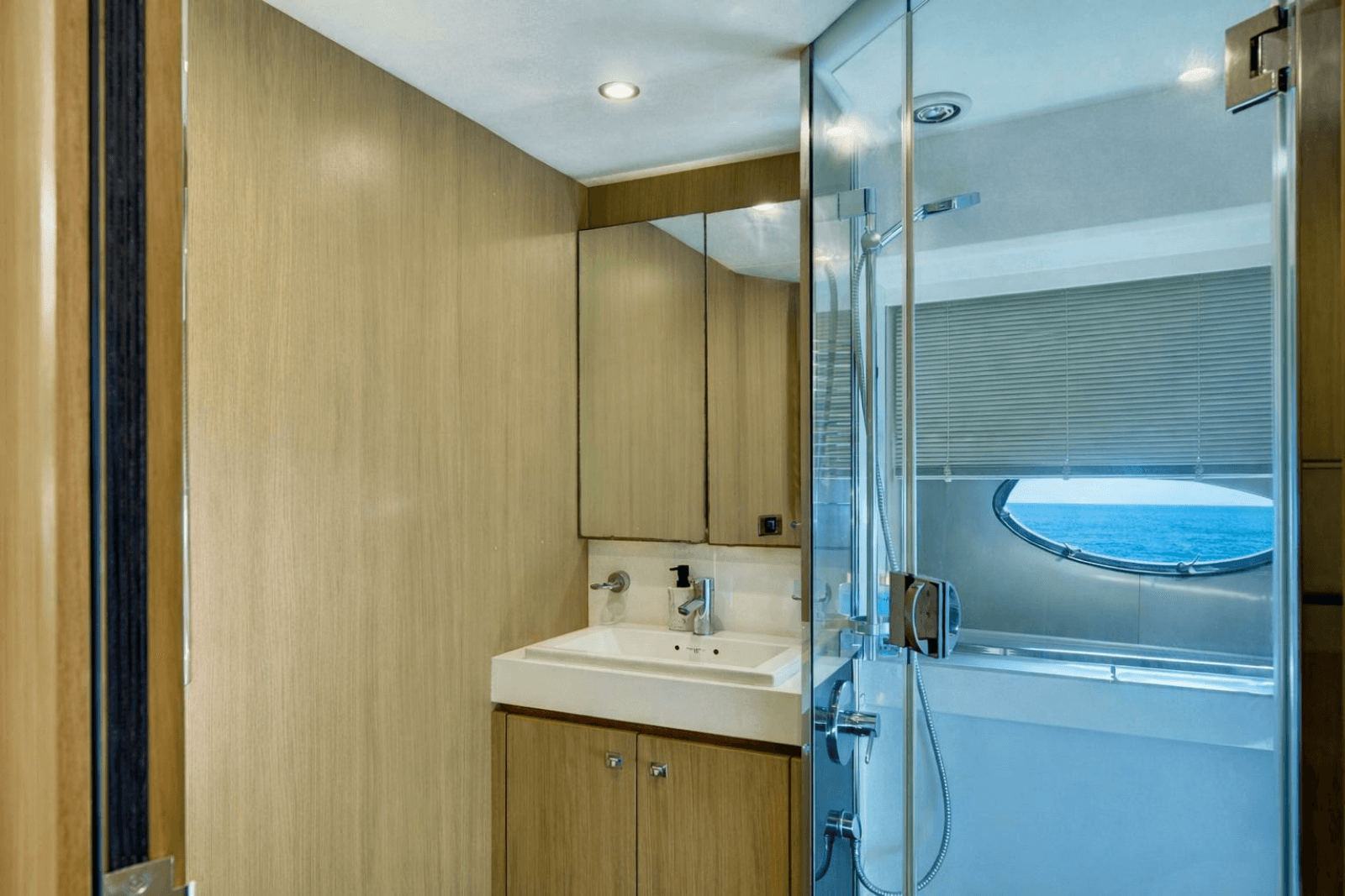 2014 Princess Yachts  - Photo 18