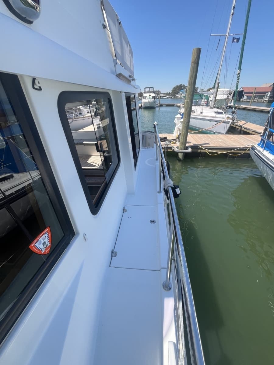 2015 Beneteau Swift Trawler 34 - Photo 10