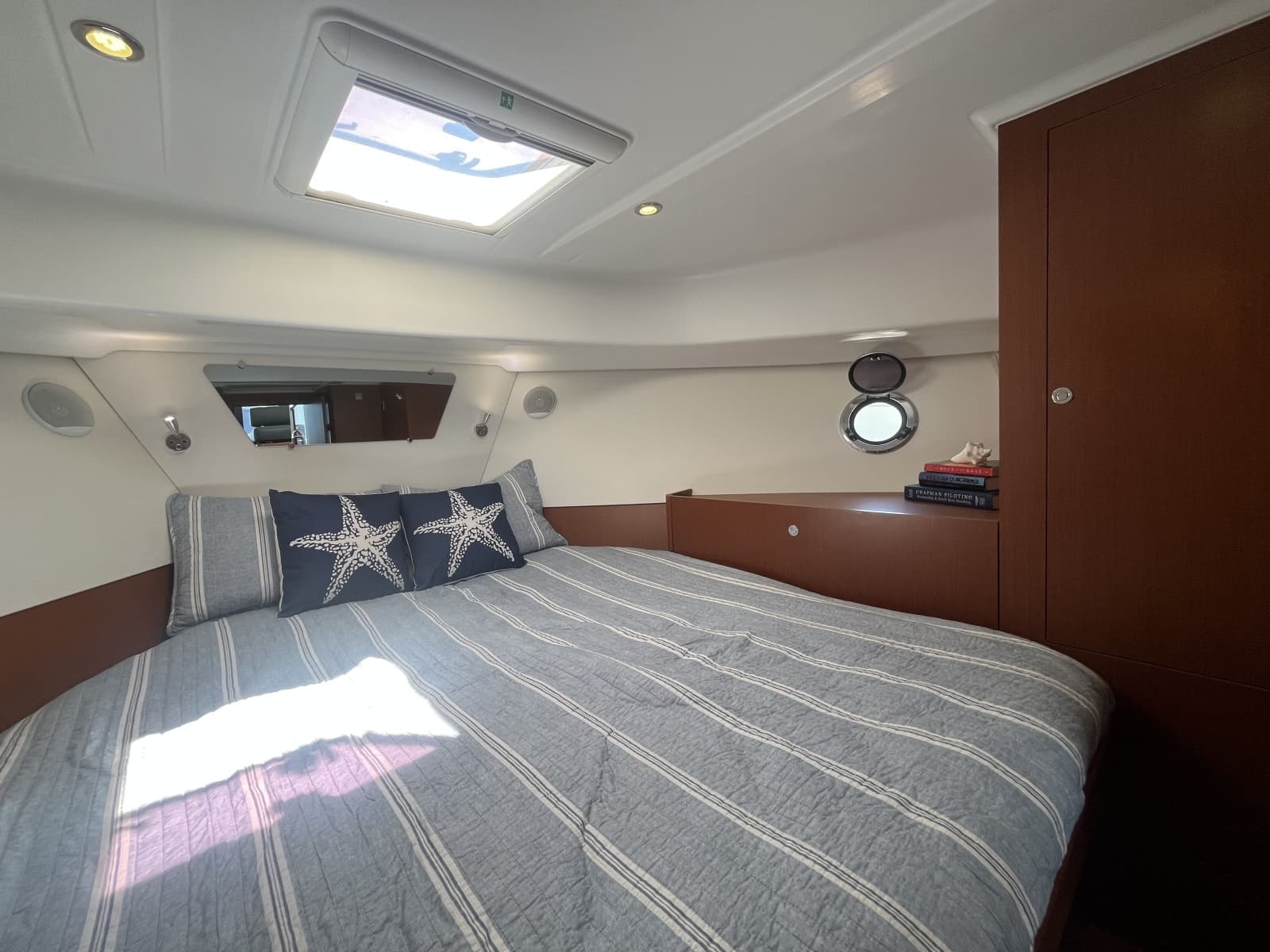 2015 Beneteau Swift Trawler 34 - Photo 34