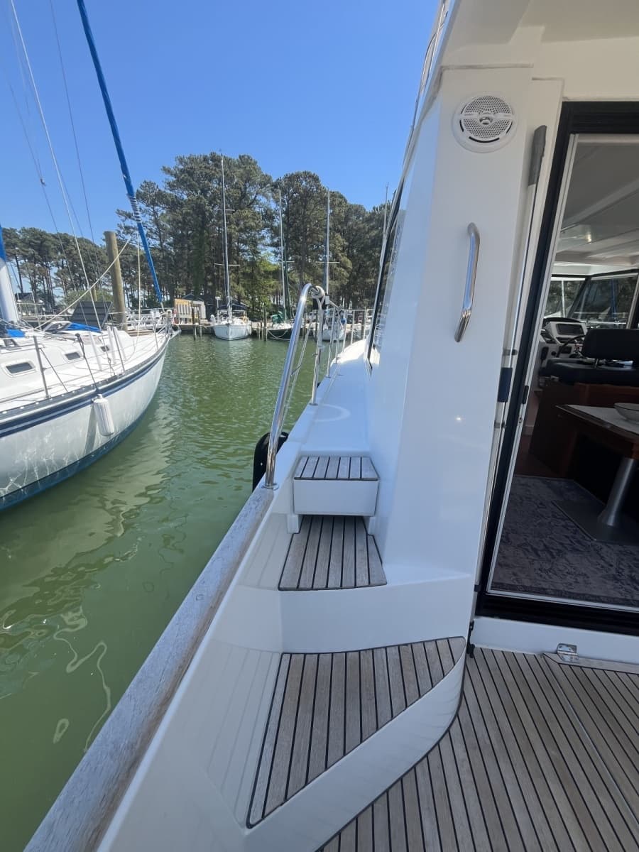 2015 Beneteau Swift Trawler 34 - Photo 12