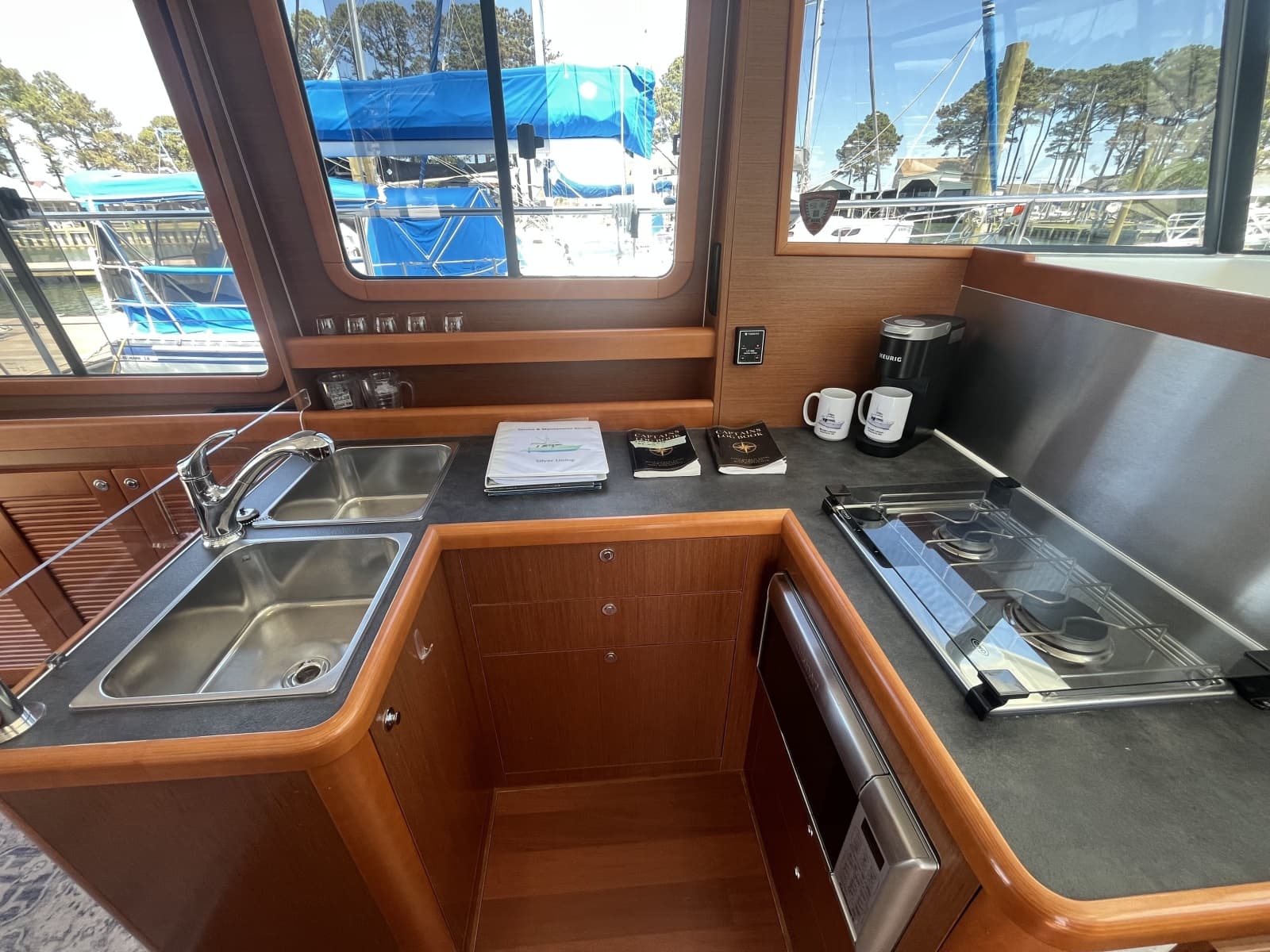 2015 Beneteau Swift Trawler 34 - Photo 25