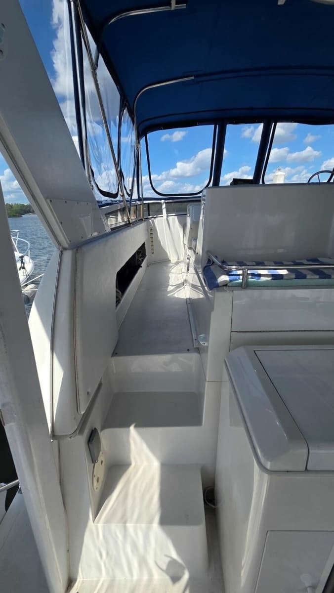 1998 Carver 405 Aft Cabin Motor Yacht - Photo 13