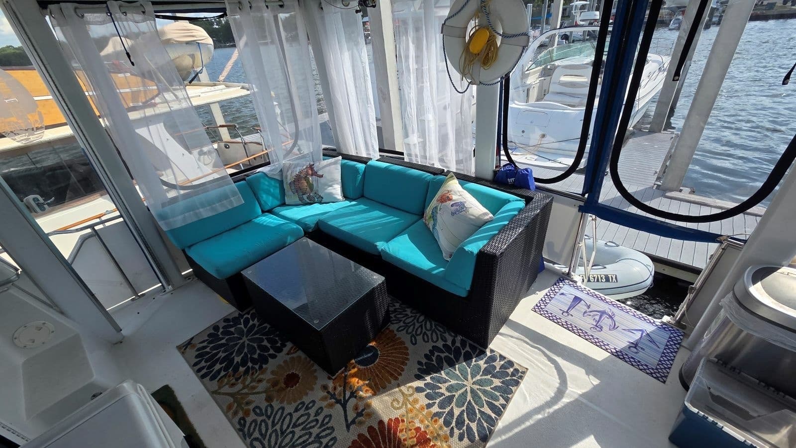 1998 Carver 405 Aft Cabin Motor Yacht - Photo 6