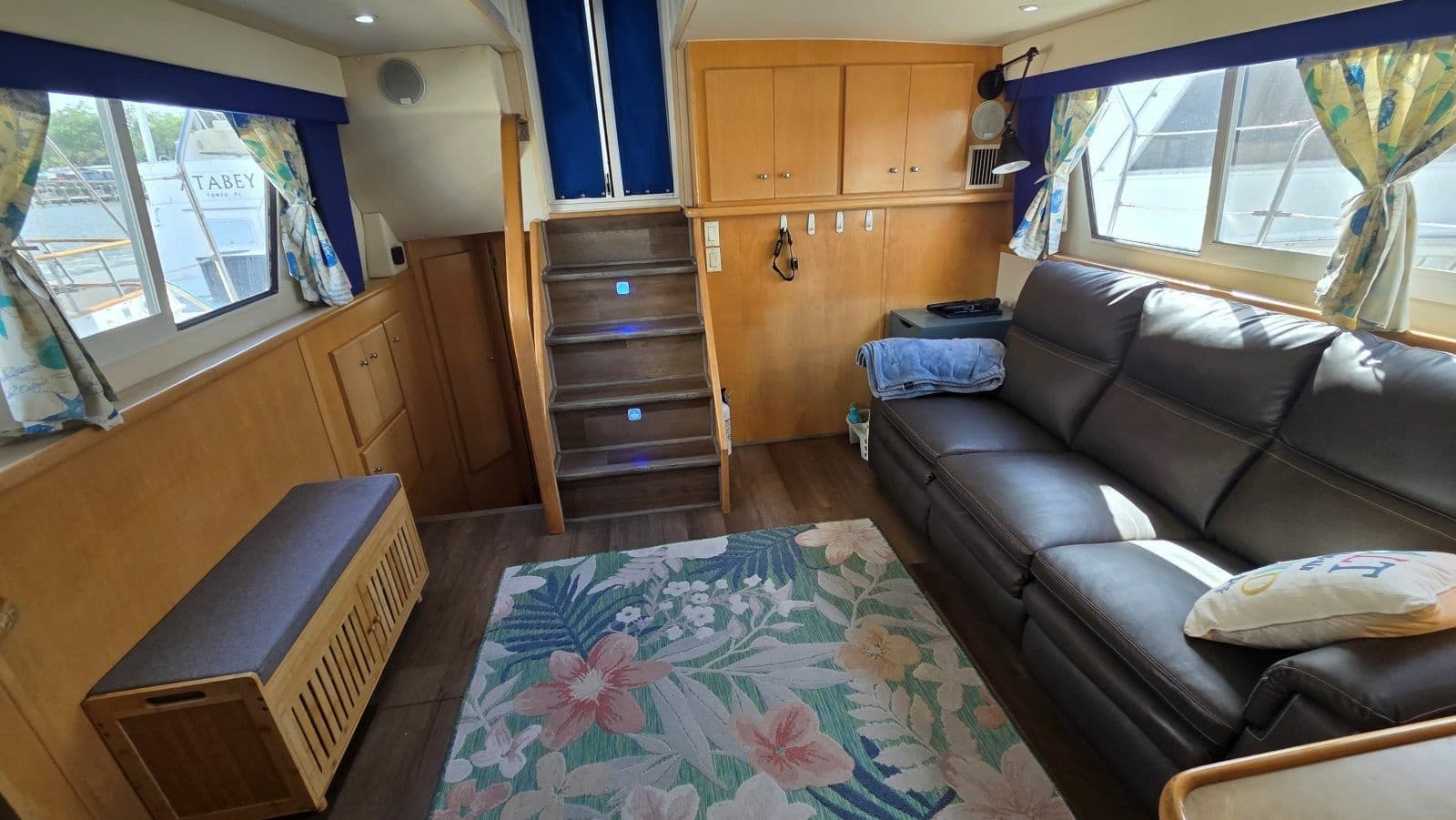 1998 Carver 405 Aft Cabin Motor Yacht - Photo 33