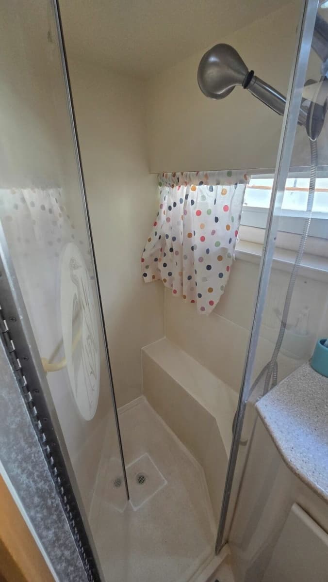 1998 Carver 405 Aft Cabin Motor Yacht - Photo 56