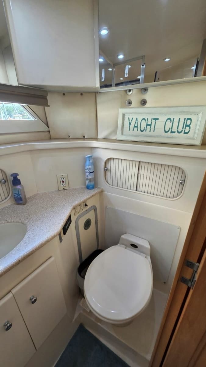 1998 Carver 405 Aft Cabin Motor Yacht - Photo 55