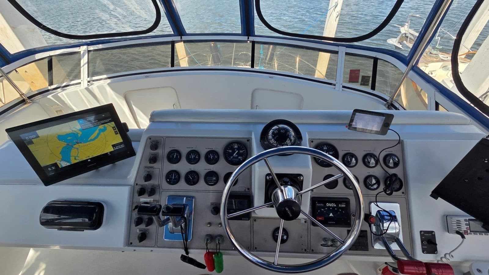 1998 Carver 405 Aft Cabin Motor Yacht - Photo 17