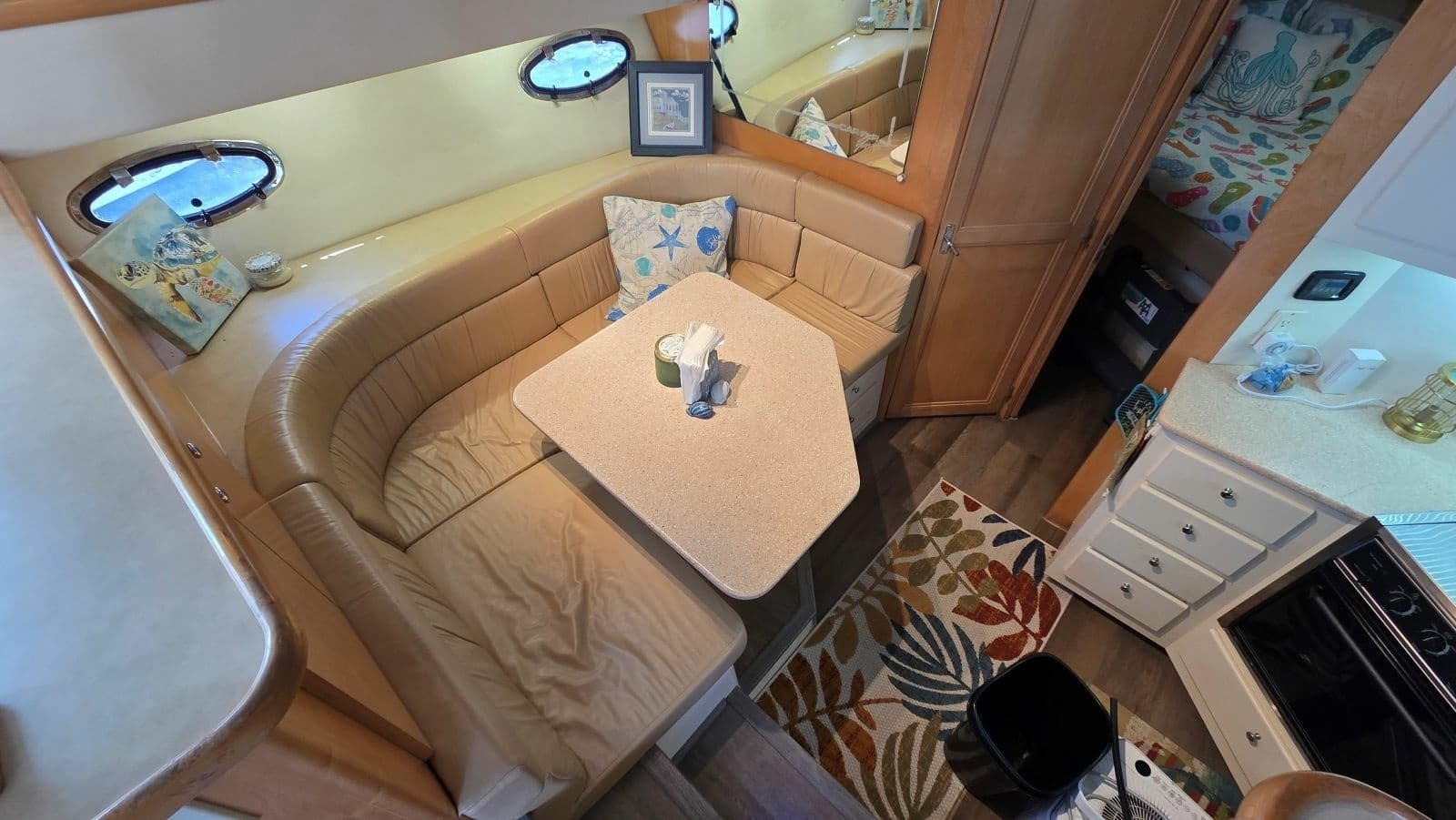 1998 Carver 405 Aft Cabin Motor Yacht - Photo 36