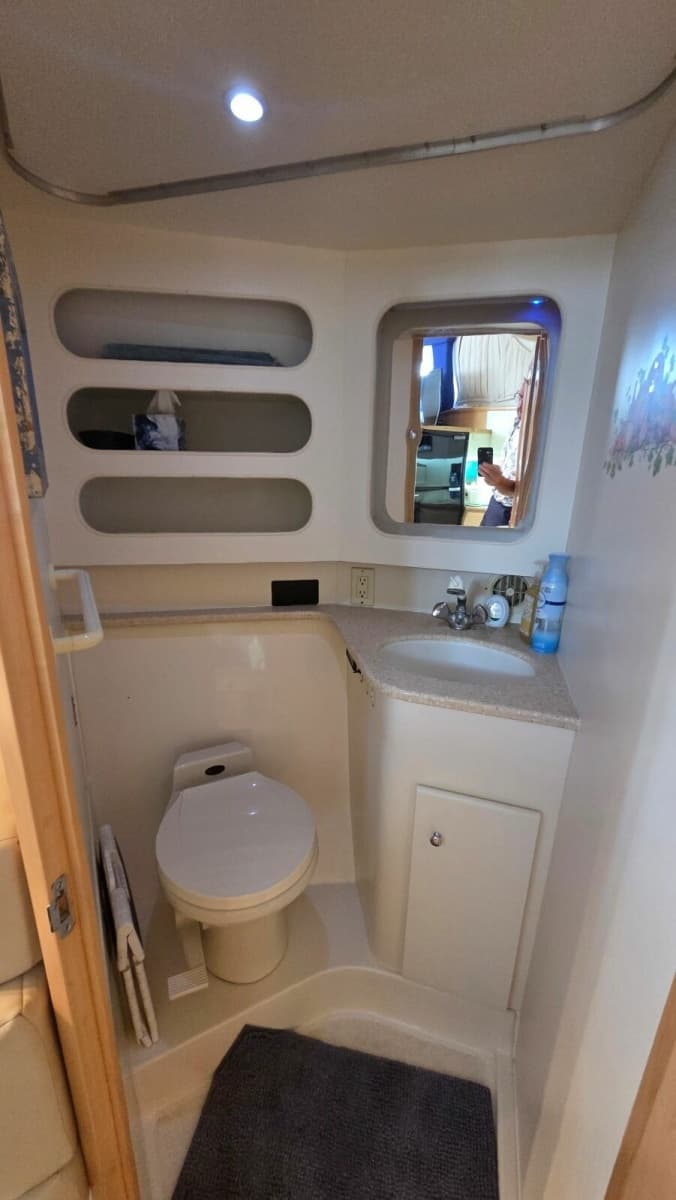 1998 Carver 405 Aft Cabin Motor Yacht - Photo 47