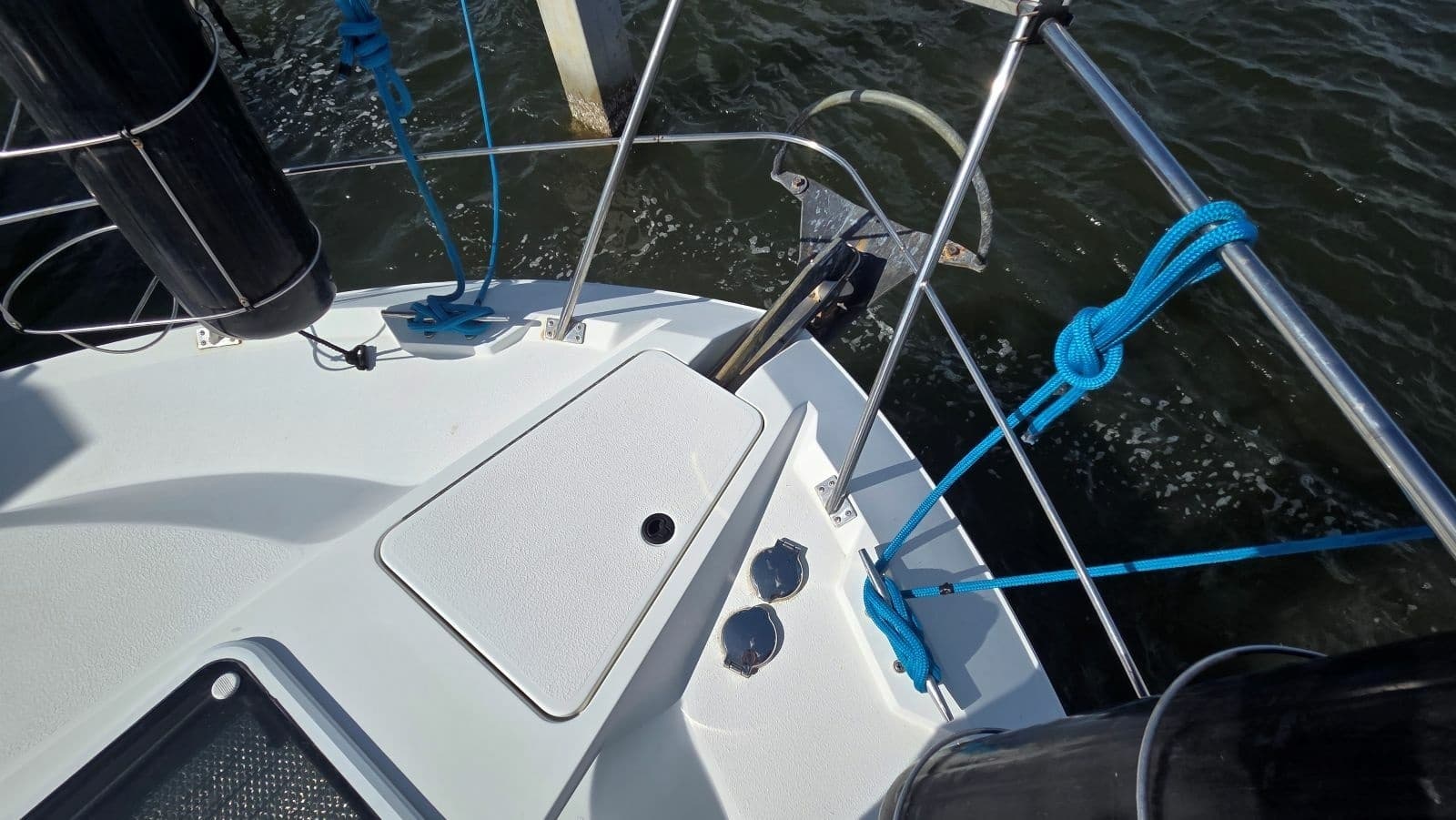 1998 Carver 405 Aft Cabin Motor Yacht - Photo 26