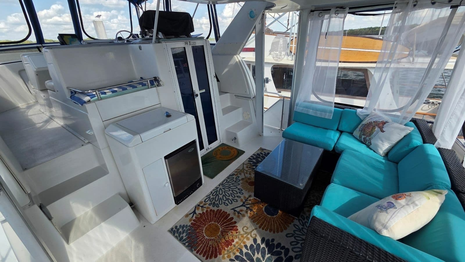 1998 Carver 405 Aft Cabin Motor Yacht - Photo 5