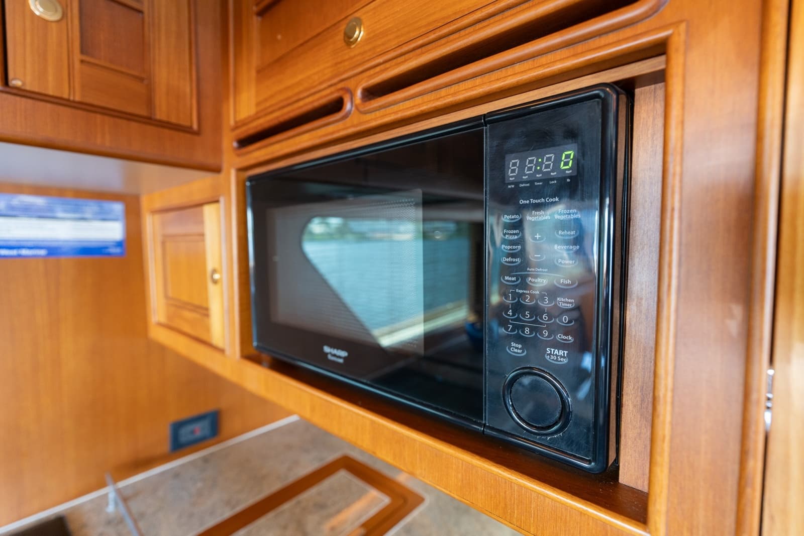 2016 Marlow Explorer 58E - Photo 23