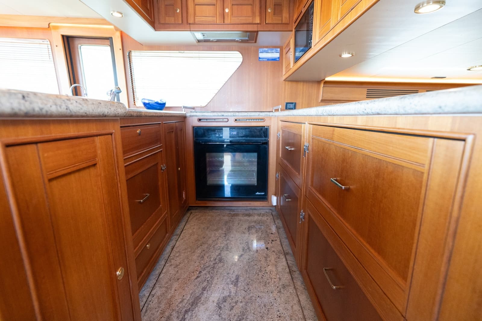 2016 Marlow Explorer 58E - Photo 20