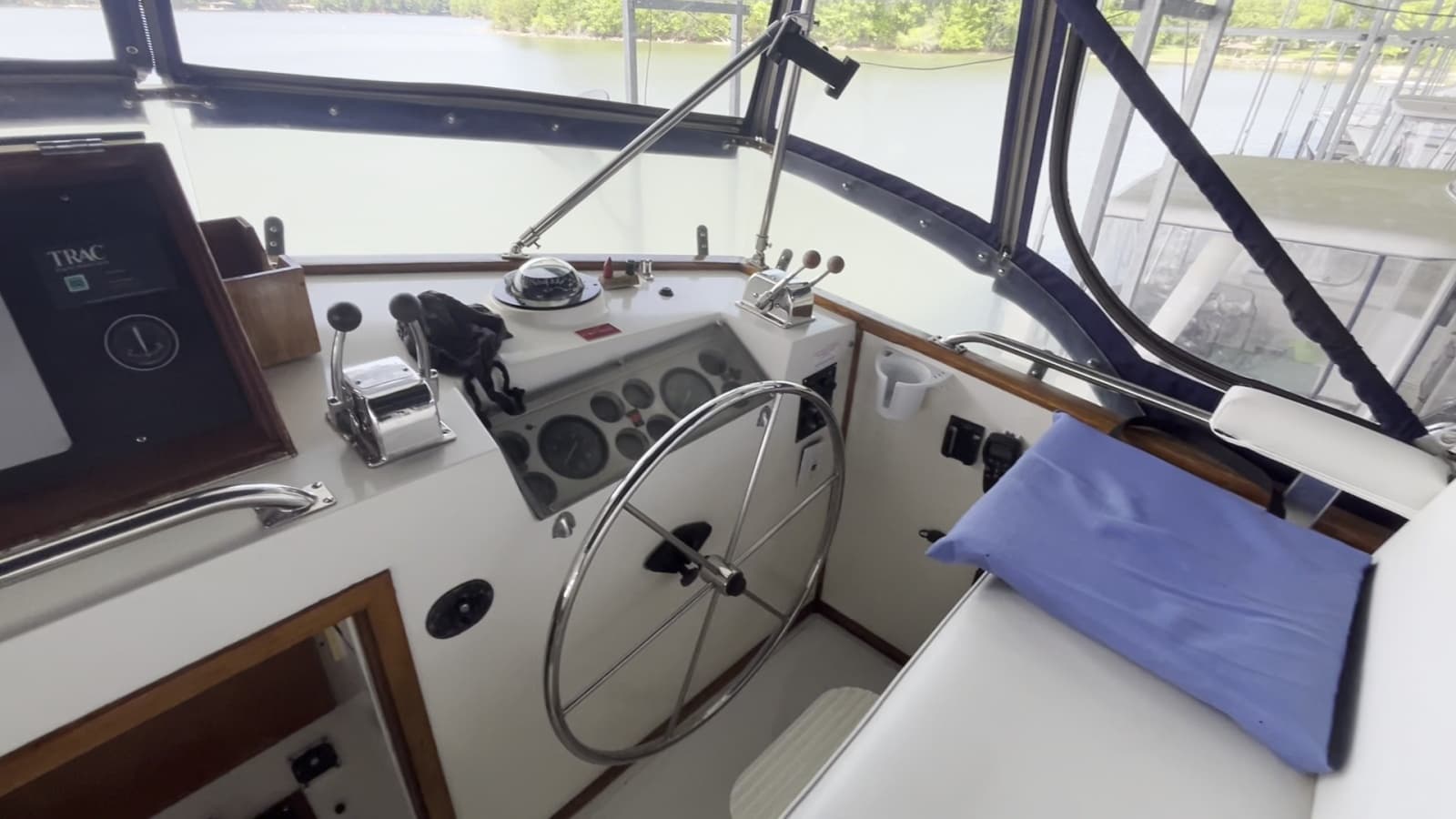 1987 Grand Banks 49 Motor Yacht - Photo 19