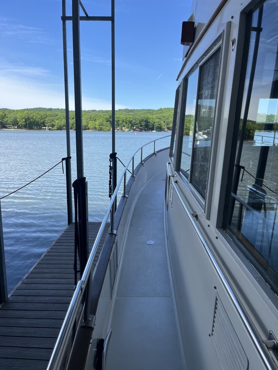 1987 Grand Banks 49 Motor Yacht - Photo 15