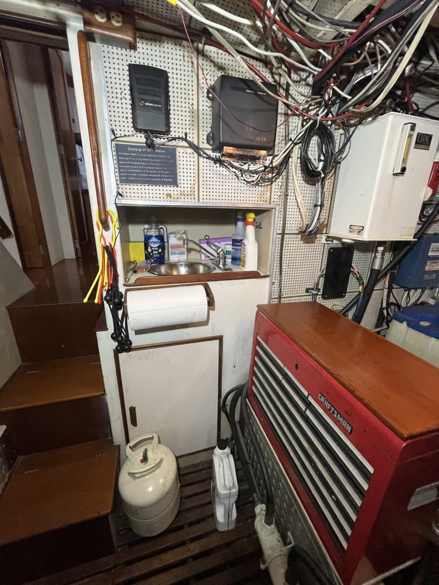 1987 Grand Banks 49 Motor Yacht - Photo 58