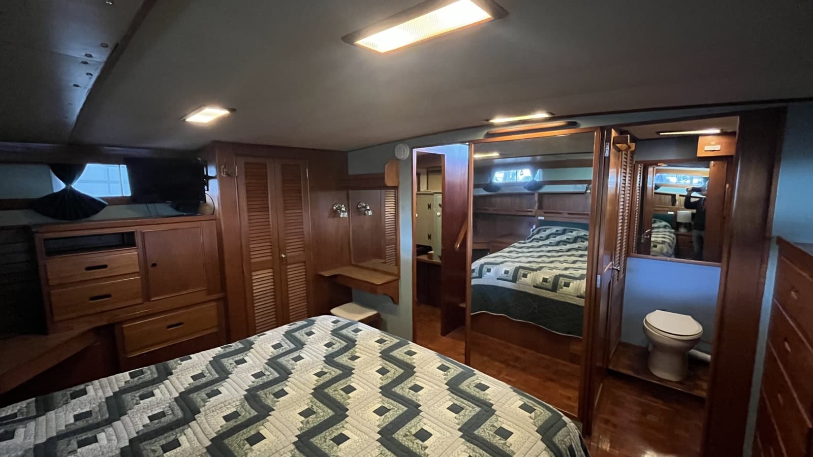 1987 Grand Banks 49 Motor Yacht - Photo 36