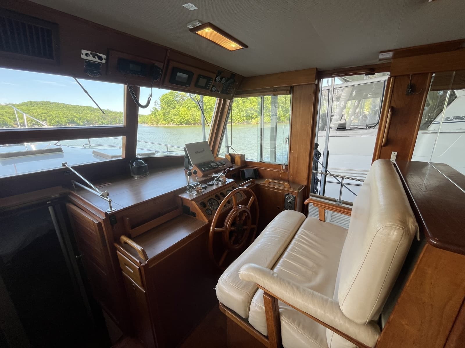 1987 Grand Banks 49 Motor Yacht - Photo 26
