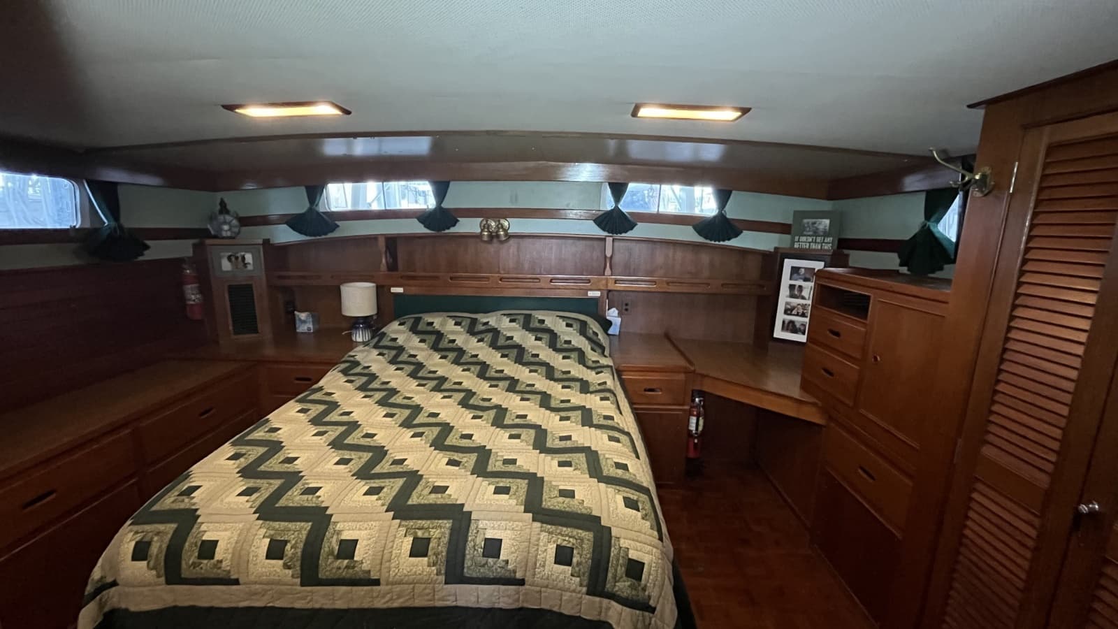1987 Grand Banks 49 Motor Yacht - Photo 32