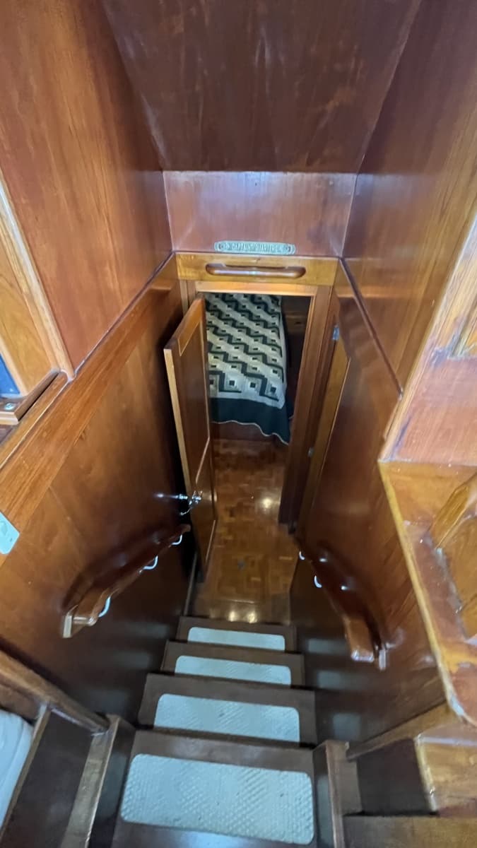 1987 Grand Banks 49 Motor Yacht - Photo 31