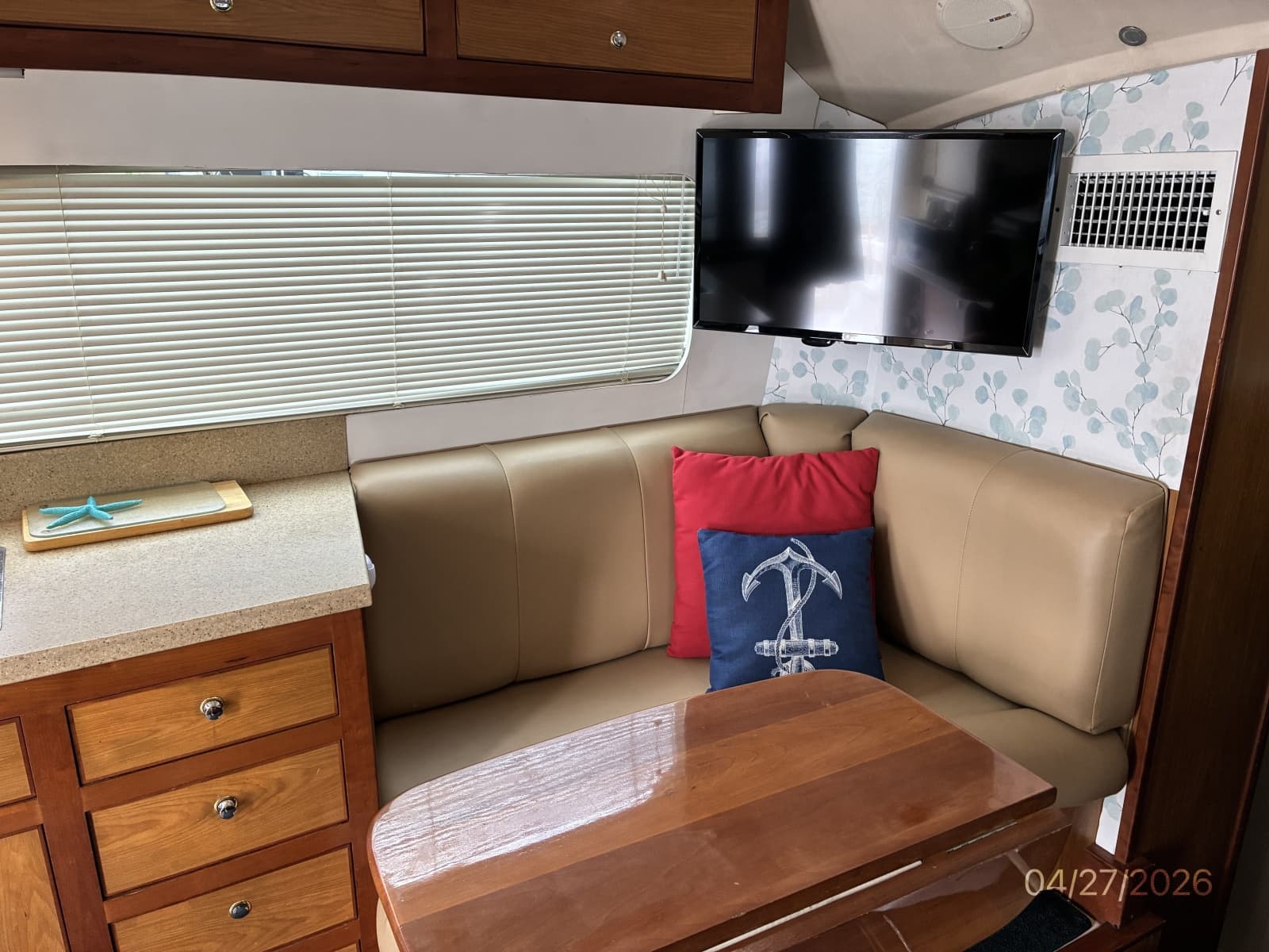 2005 Luhrs Convertible - Photo 21