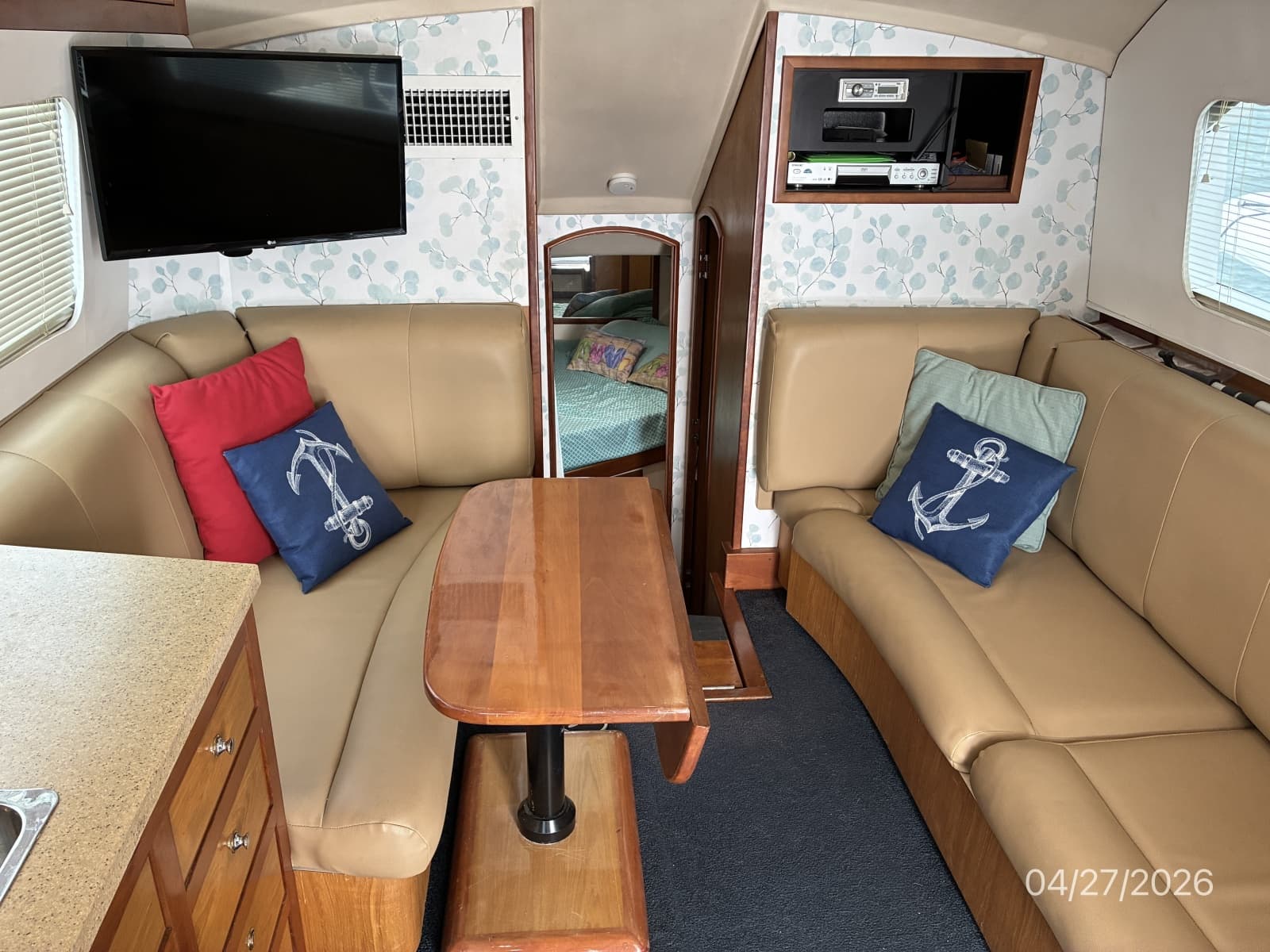 2005 Luhrs Convertible - Photo 18